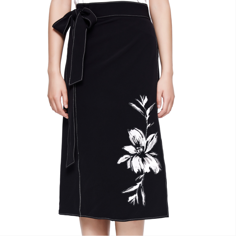 Fashionable Lily Pattern Band Half Skirt - Black