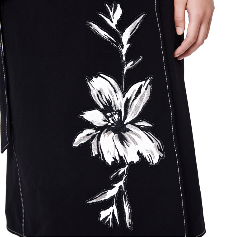 Fashionable Lily Pattern Band Half Skirt - Black