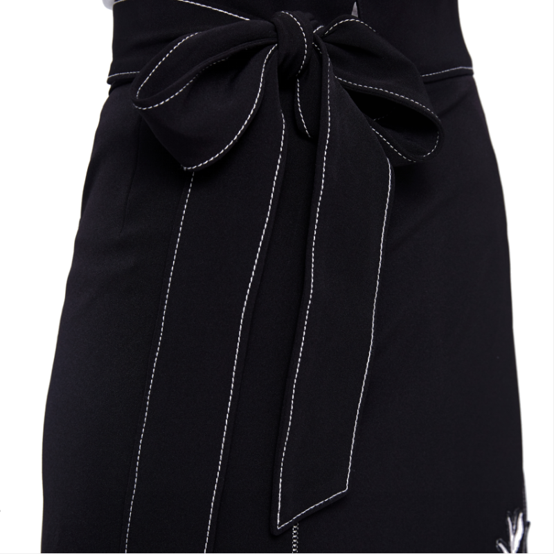 Fashionable Lily Pattern Band Half Skirt - Black