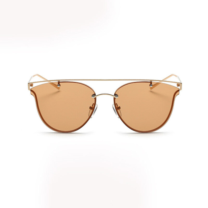 Fashionable Women's Cat Sunglasses - Camel