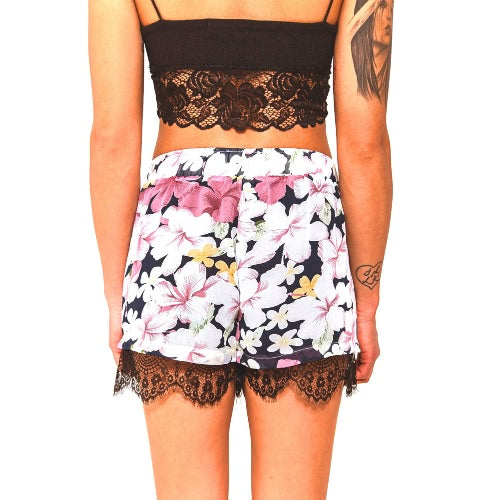 New Fashion Women Shorts Floral Print Elastic Mid Waist Lace Hem Slim Casual Boho Beach Wear Black