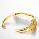 Brass Bangle Bracelet Embedded with AAA Zircon with An Opening & Hollow Lines Golden & Rose Golden Fashional Accessories for Women