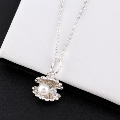 Woman Girl Fashion Gold Plated Rhinestone Crystal Shell Pendant Necklace Clavicle Chain Jewelry for Party Wedding Gift