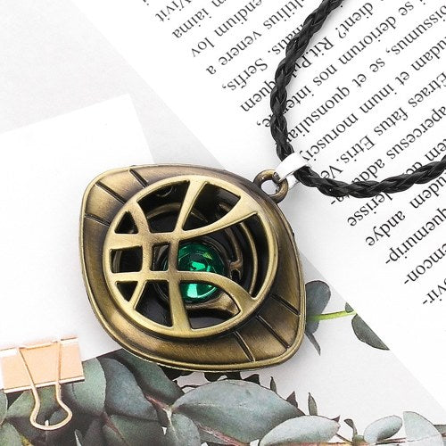 Doctor Strange Necklace Eye of Agamotto Costume Prop Stone Pendant Exquisite Ornament Retro Necklace