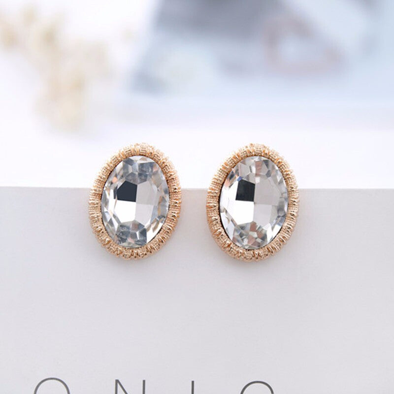 New Fashion Oval Clip Earrings - Gold White