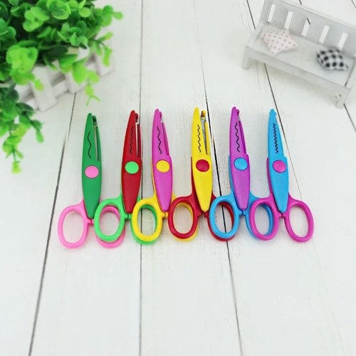 DIY Crafts Scissors Plastic Kid Design Safety Art Scissors Scrapbooking Decorative Wave Lace Edge Cutters