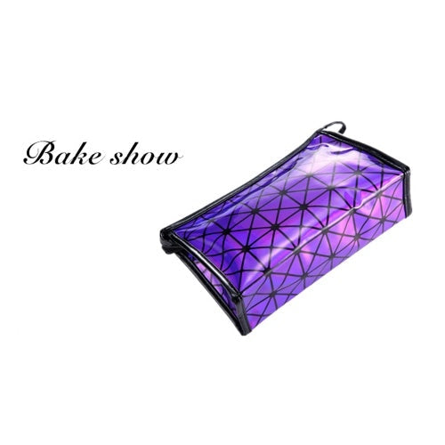 2018 New Fashionable Geometric Cosmetic Bag For Women Luminous Makeup Cases Ladies Zipper Cosmetics Organizer Folding Travel Make Up Handbag Classic 3D Diamond Texture Clutchbag